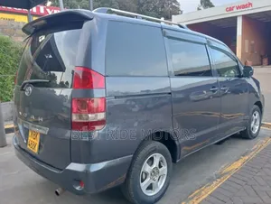 Toyota Noah 2.0 FWD (8 Seater) 2003 Gray