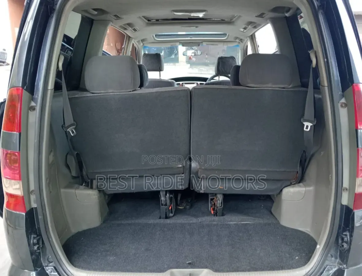 Toyota Noah 2.0 FWD (8 Seater) 2003 Gray