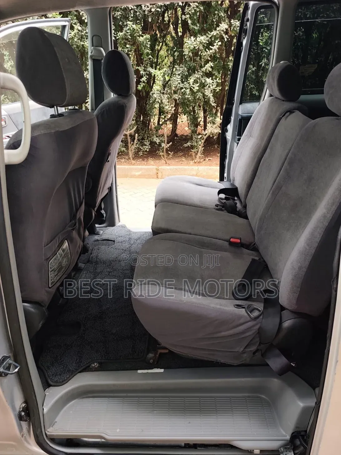 Toyota Noah 2.0 FWD (8 Seater) 2006 Silver