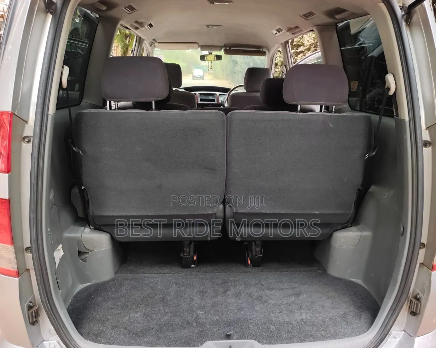 Toyota Noah 2.0 FWD (8 Seater) 2006 Silver