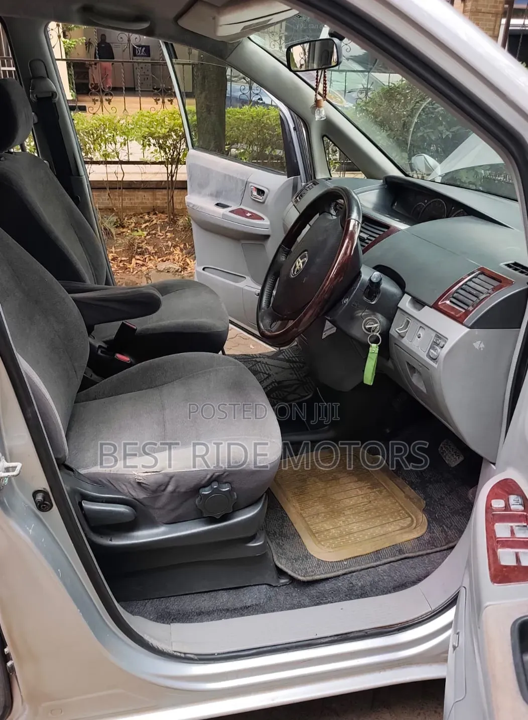 Toyota Noah 2.0 FWD (8 Seater) 2006 Silver