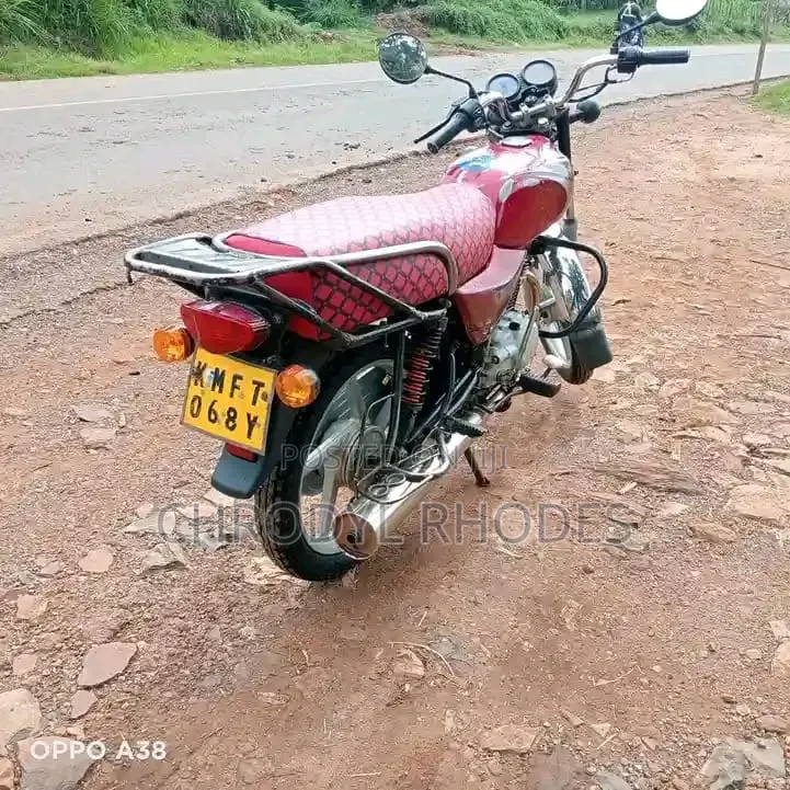Bajaj Boxer 100 2023 Red