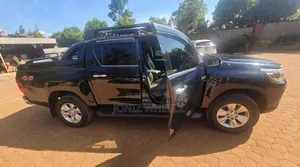 Toyota Hilux Revo Double Cab Deisel 2.8 AWD 2016 Black