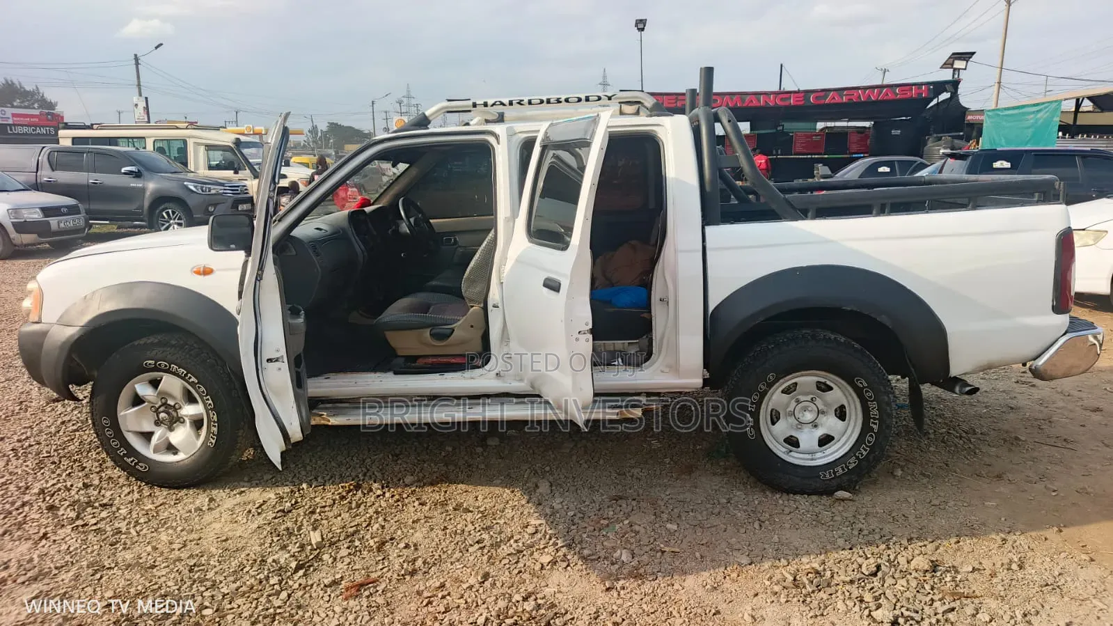 Nissan Hardbody 2005 White