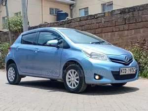 Toyota Vitz 1.3 FWD 5dr 2010 Blue