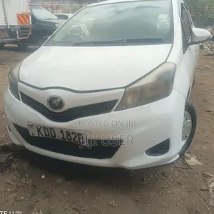 Toyota Vitz 1.0 FWD 5dr 2013 White
