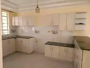 5bdrm Maisonette in Membley for sale