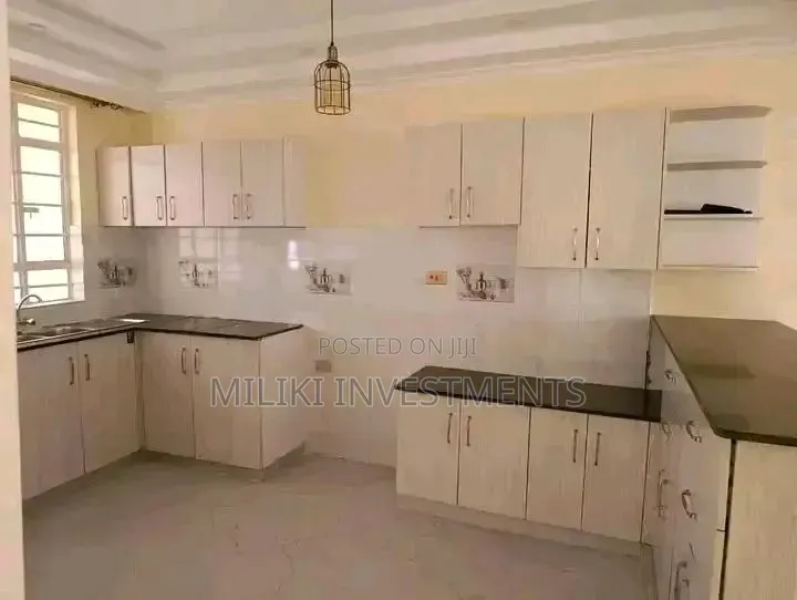 5bdrm Maisonette in Membley for sale