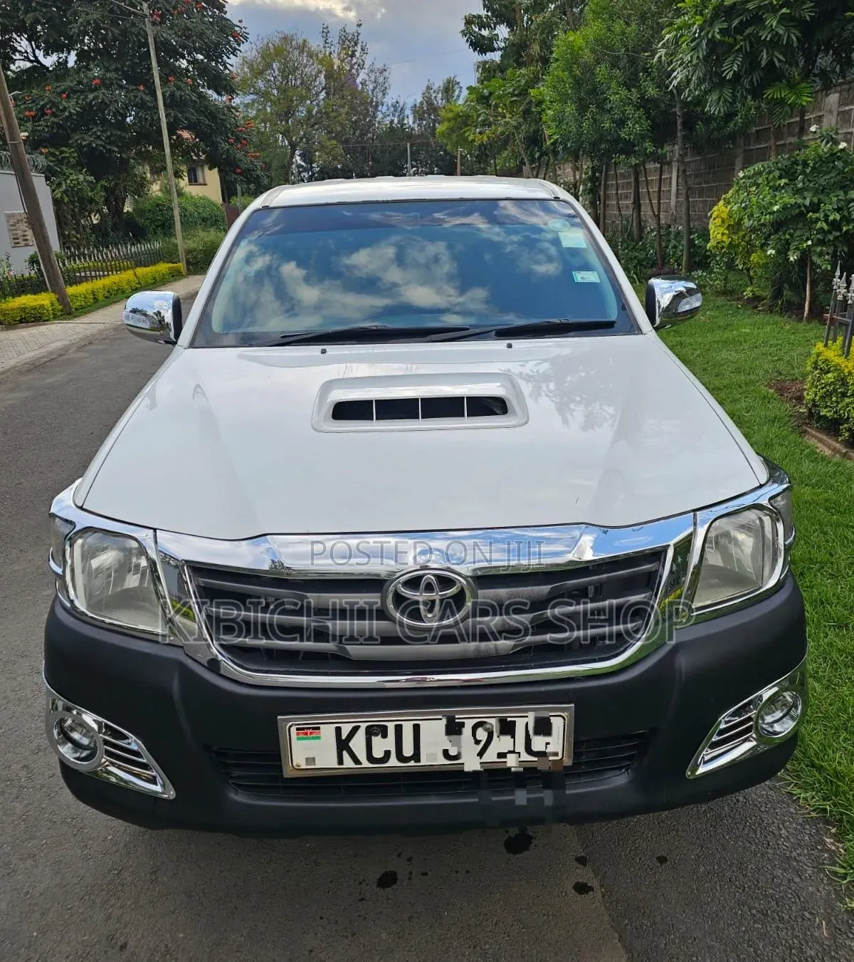 Toyota Hilux 2012 White