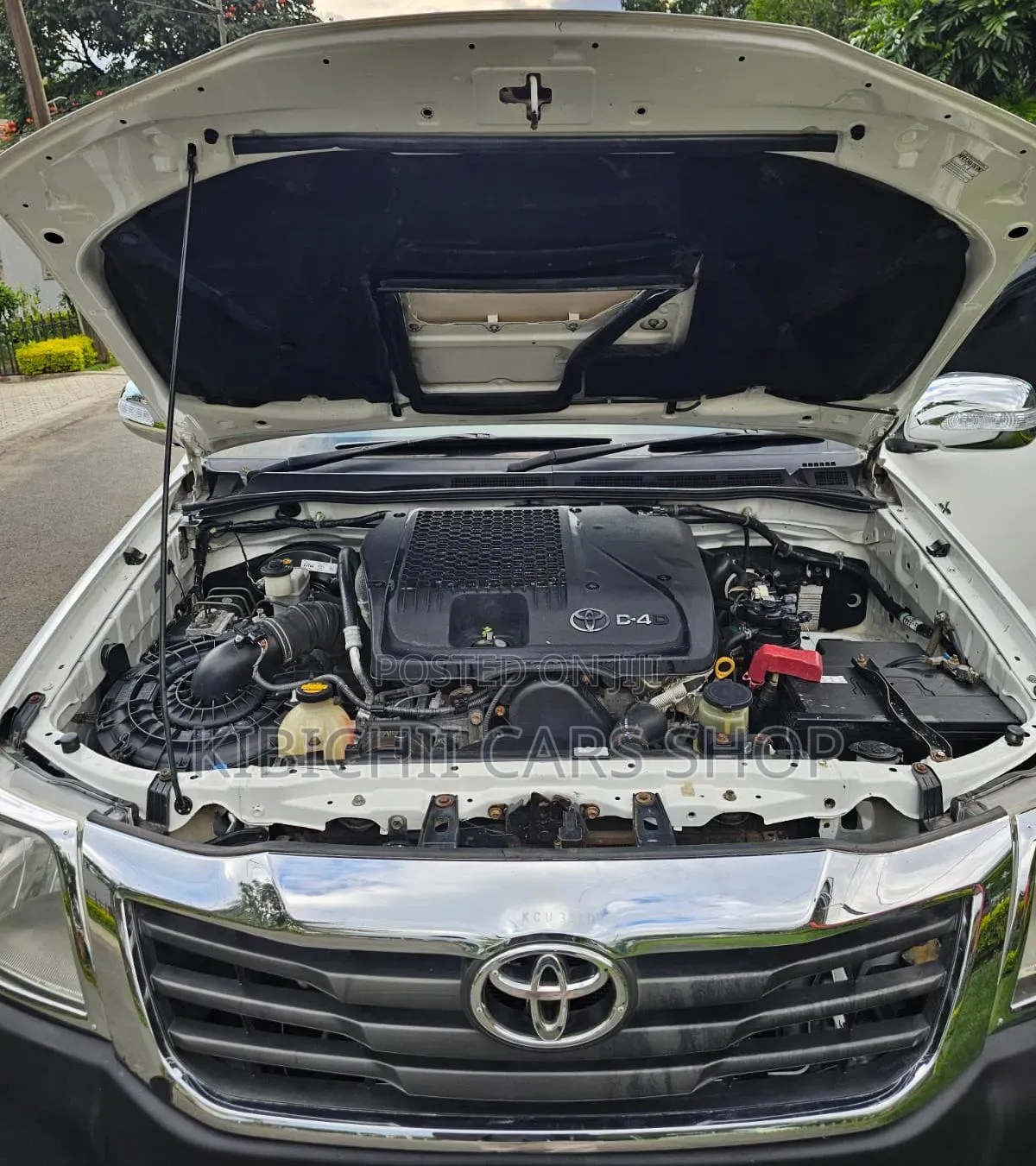 Toyota Hilux 2012 White