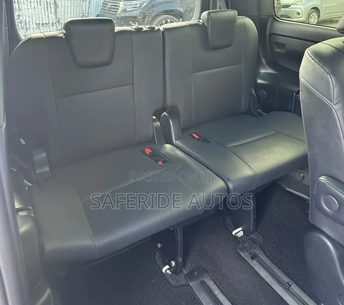 Toyota Esquire 2.0 FWD (7 seater) 2019 White