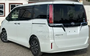 Toyota Esquire 2.0 FWD (7 seater) 2019 White