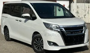 Toyota Esquire 2.0 FWD (7 seater) 2019 White