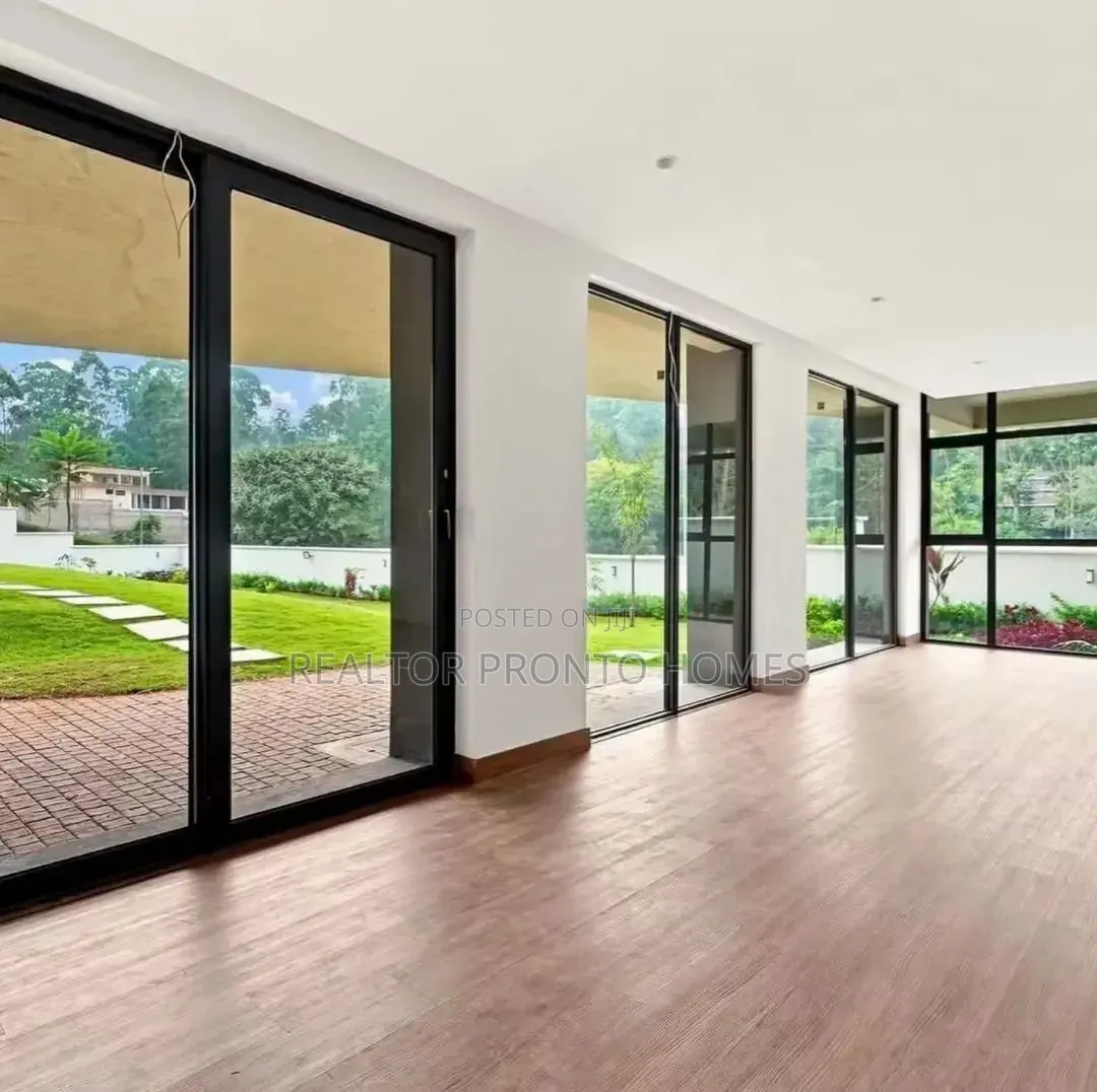 5bdrm House in Nyari for sale