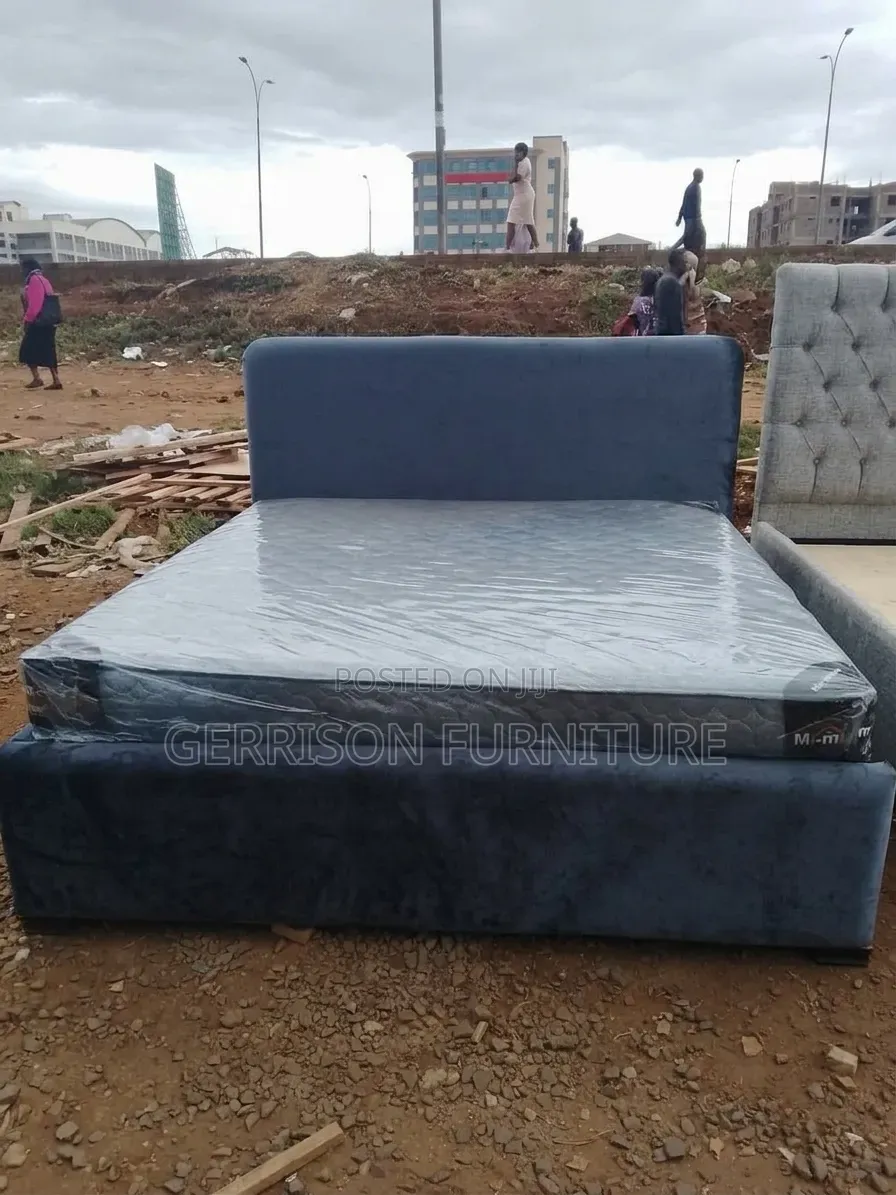 6x6 Velvet Floor Bed Frame, With Mattress