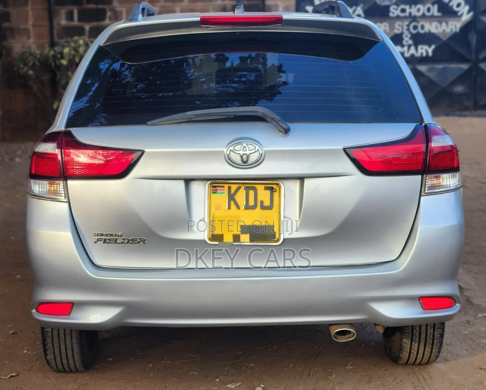 Toyota Corolla Fielder 2016 Silver