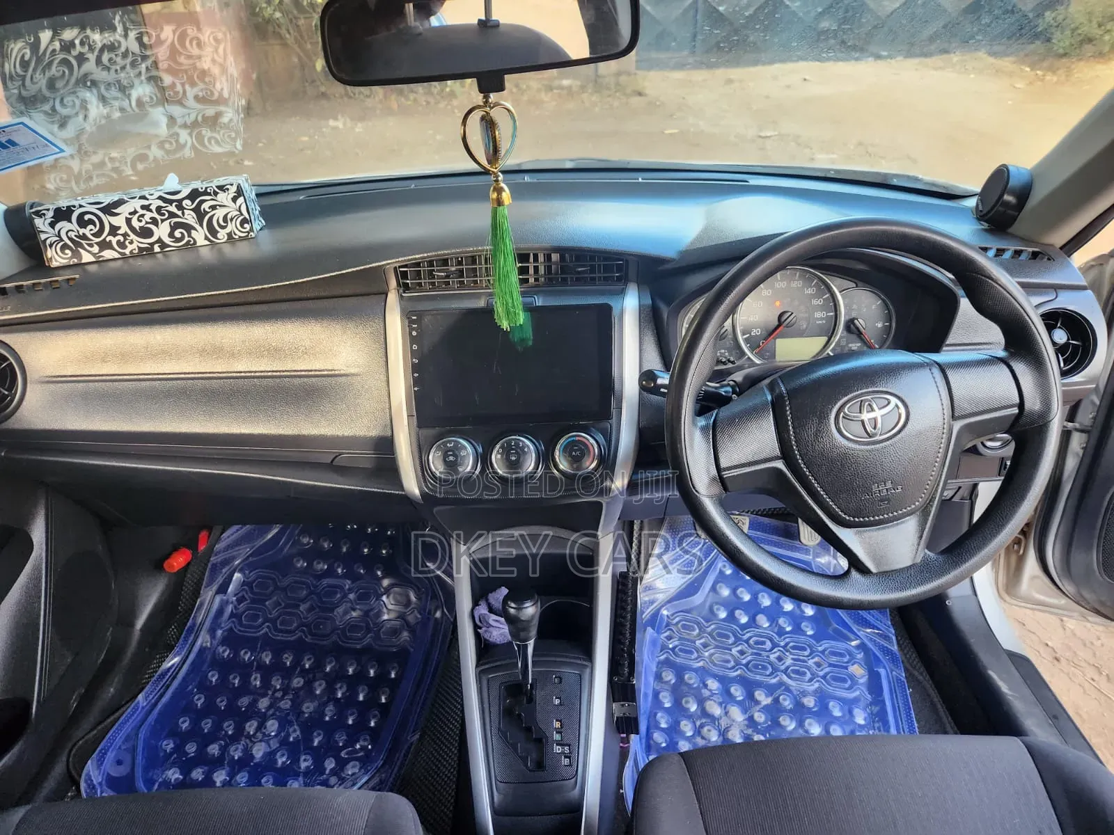 Toyota Corolla Fielder 2016 Silver