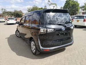 Toyota Sienta 1.5 AWD 2019 Black