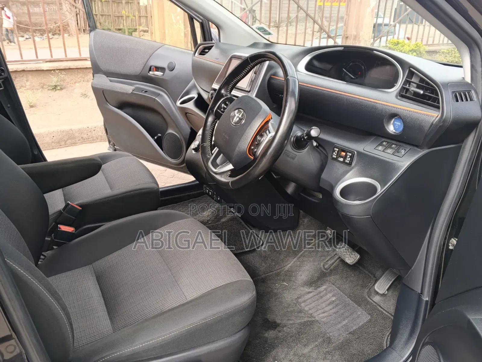 Toyota Sienta 1.5 AWD 2019 Black
