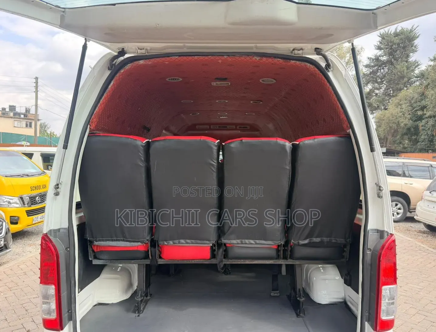 Toyota HiAce 2019 White