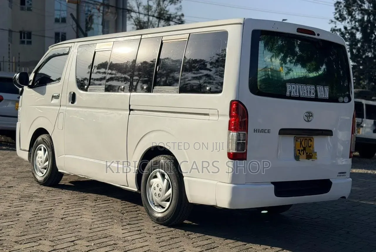 Toyota HiAce 2014 White