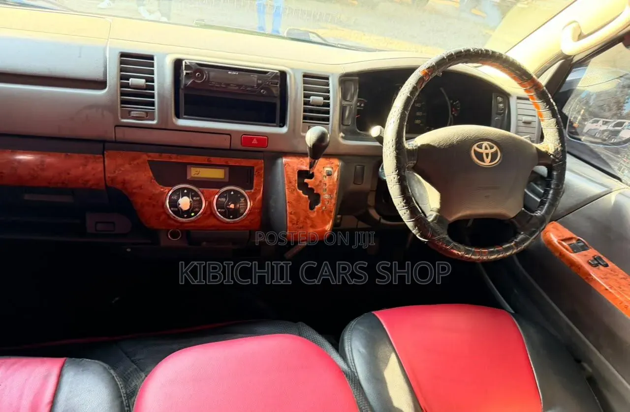 Toyota HiAce 2014 White