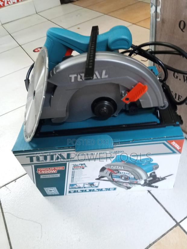 TOTAL 1400W Circular Saw - main view