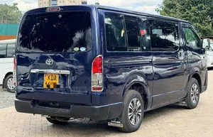 Toyota HiAce 2013 Blue