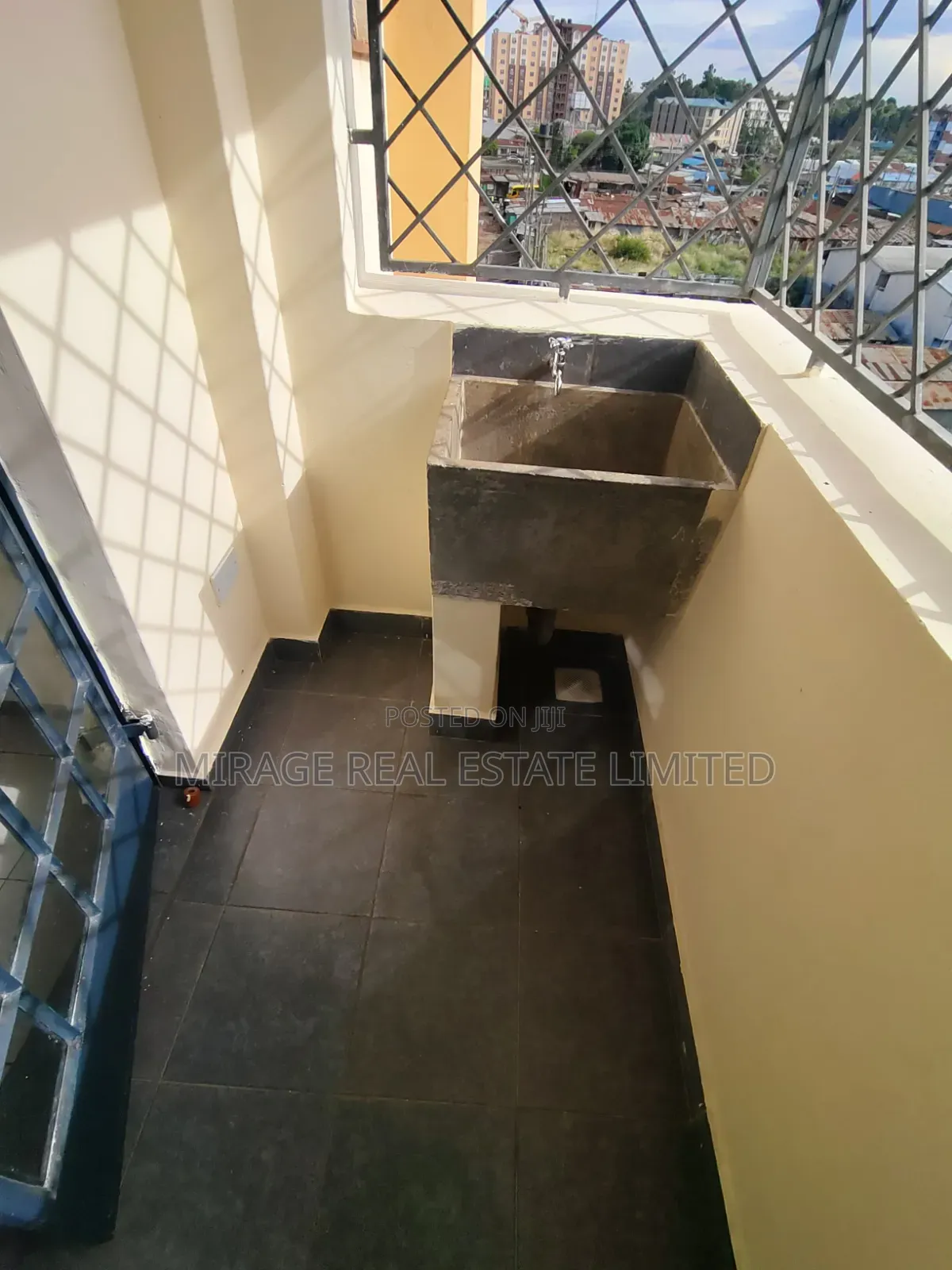 3bdrm Apartment in Jamhuri Estate for rent