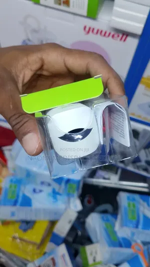 Portable and Lightweight Fingertip Pulse Oximeter With Battery Alarm