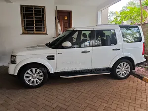 Land Rover Discovery Sport 2015 White