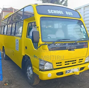 Isuzu NQR 2015 Yellow