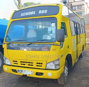 Isuzu NQR 2015 Yellow