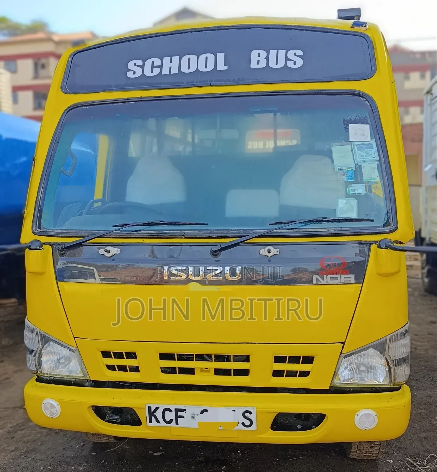 Isuzu NQR 2015 Yellow