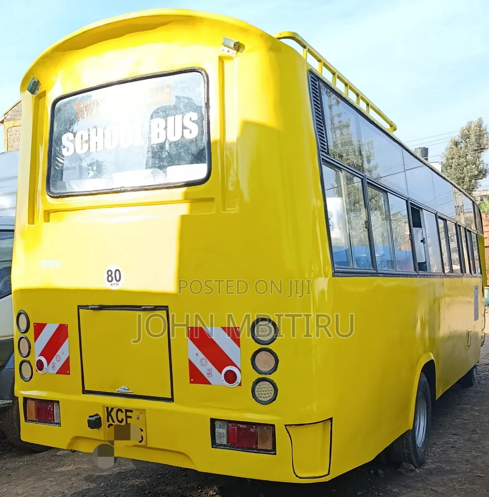 Isuzu NQR 2015 Yellow