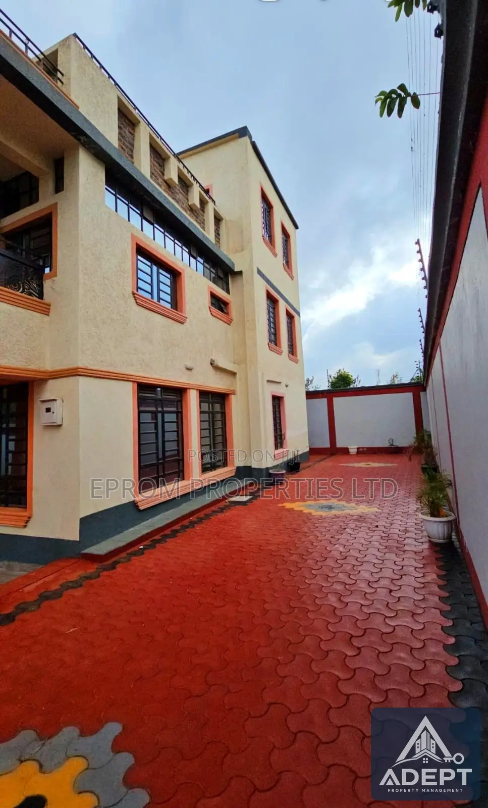 5bdrm Maisonette in Daykio, Kimbo for sale