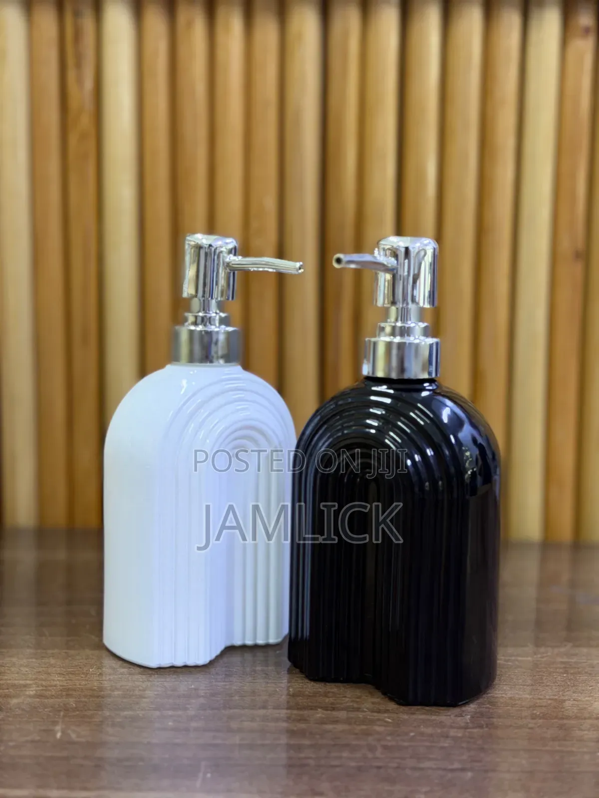 Ribbed Ceramic Soap Dispenser - Av