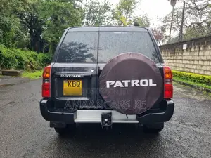 Nissan Patrol 2011 Black