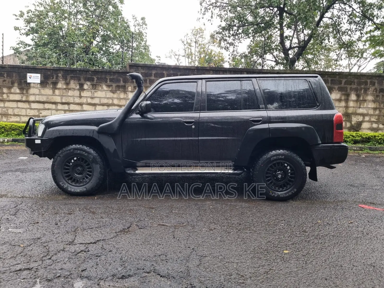 Nissan Patrol 2011 Black