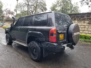 Nissan Patrol 2011 Black