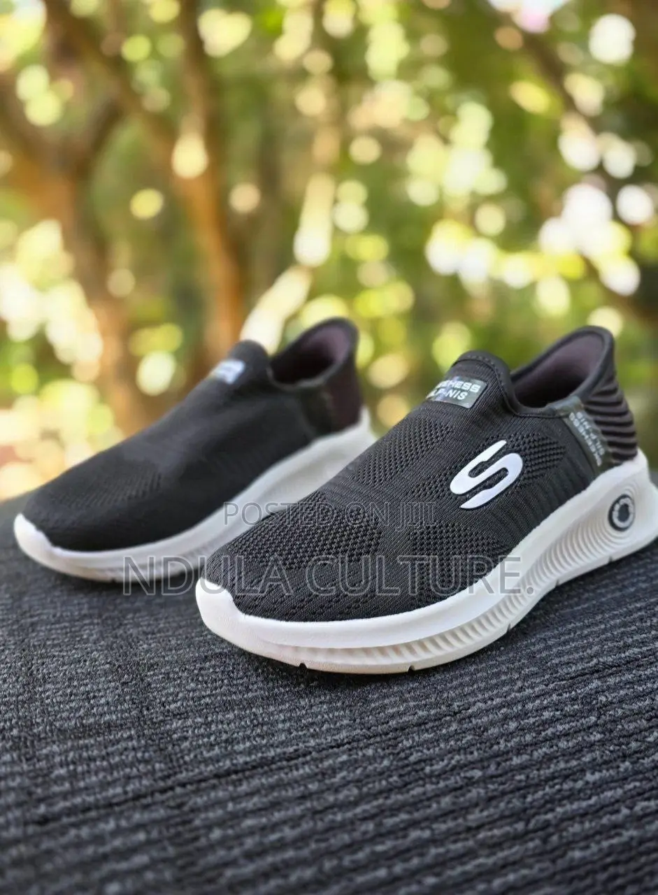 Skechers Men's Hands Free Slip-Ins Go Walk Anywhere