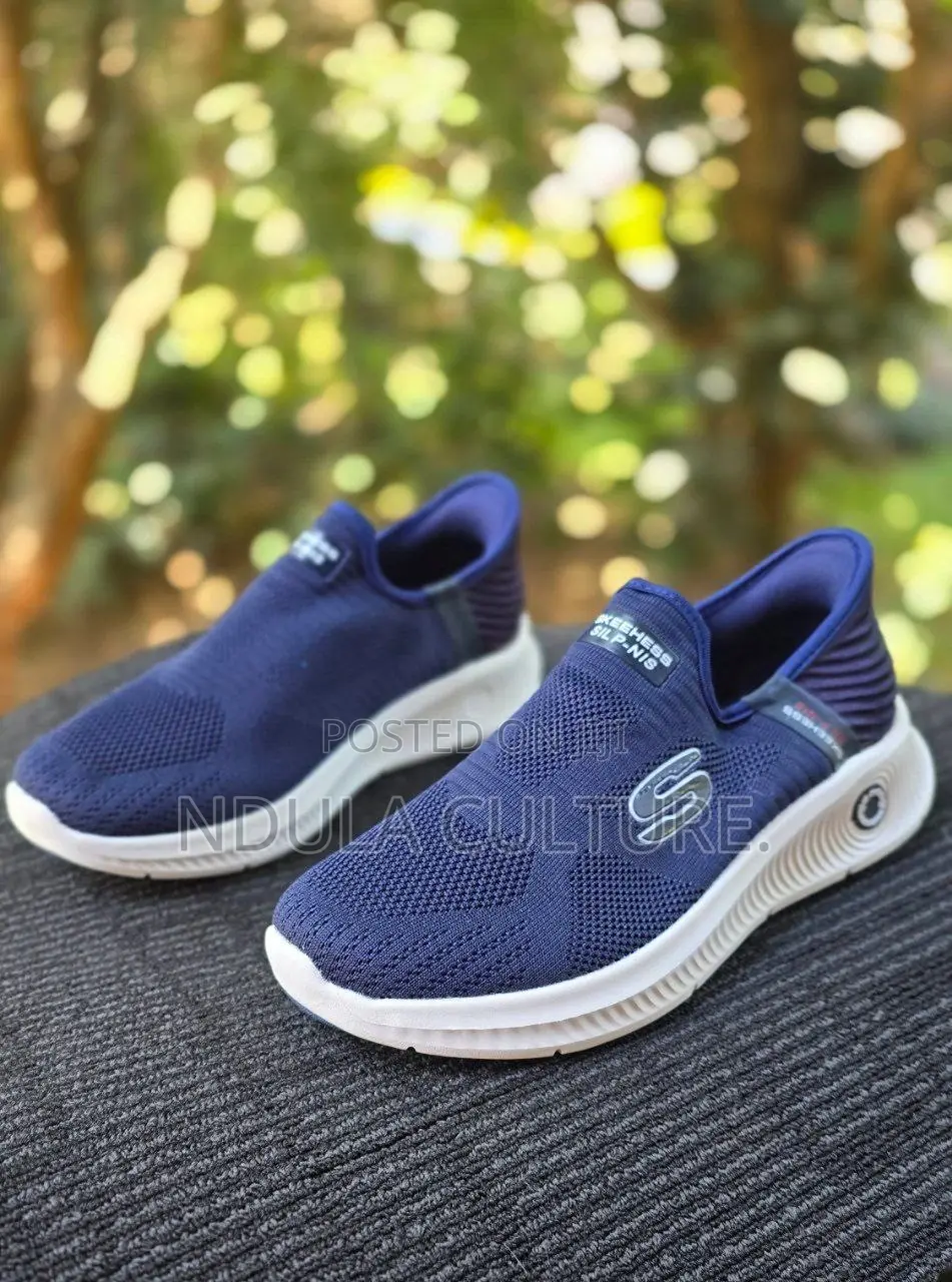 Skechers Men's Hands Free Slip-Ins Go Walk Anywhere