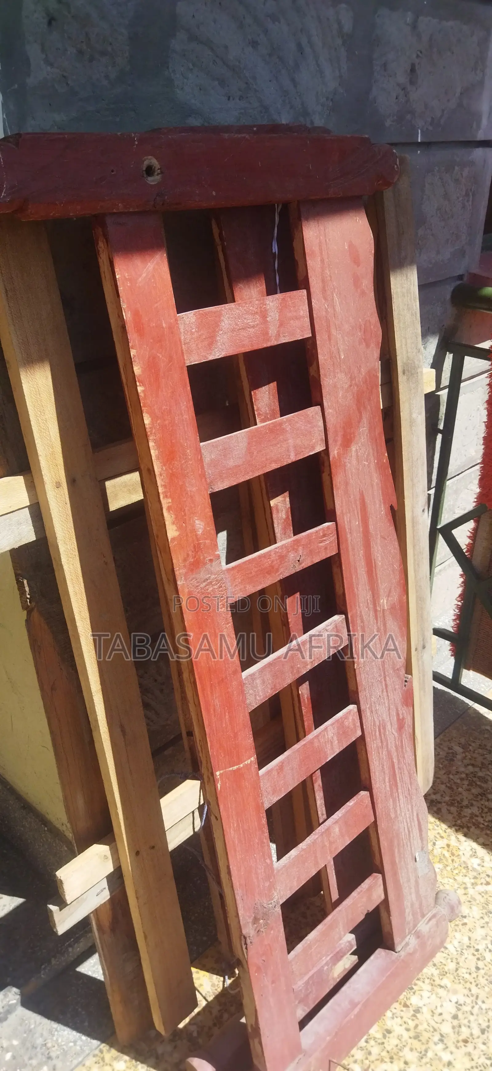 4"6 Wooden Bed