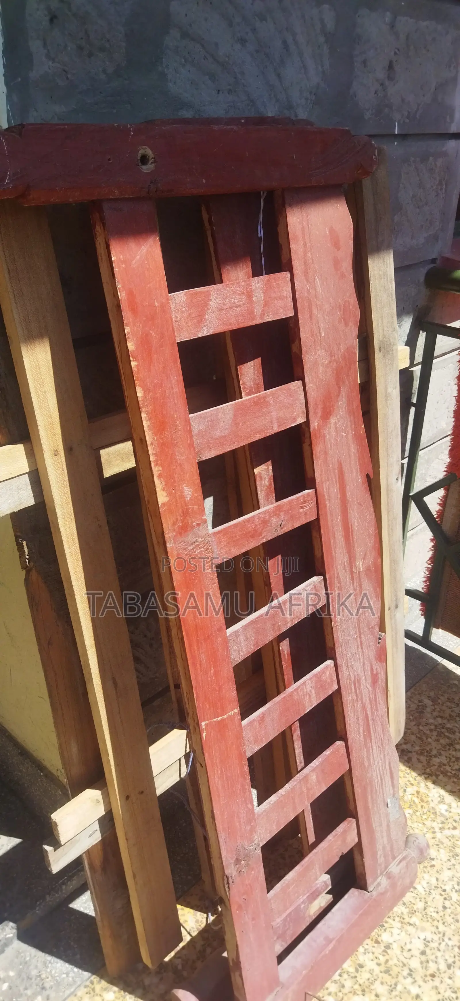 4"6 Wooden Bed
