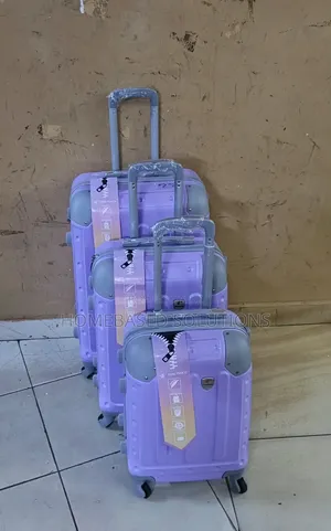Size 4 Luxurious Fibre Suit Cases Set
