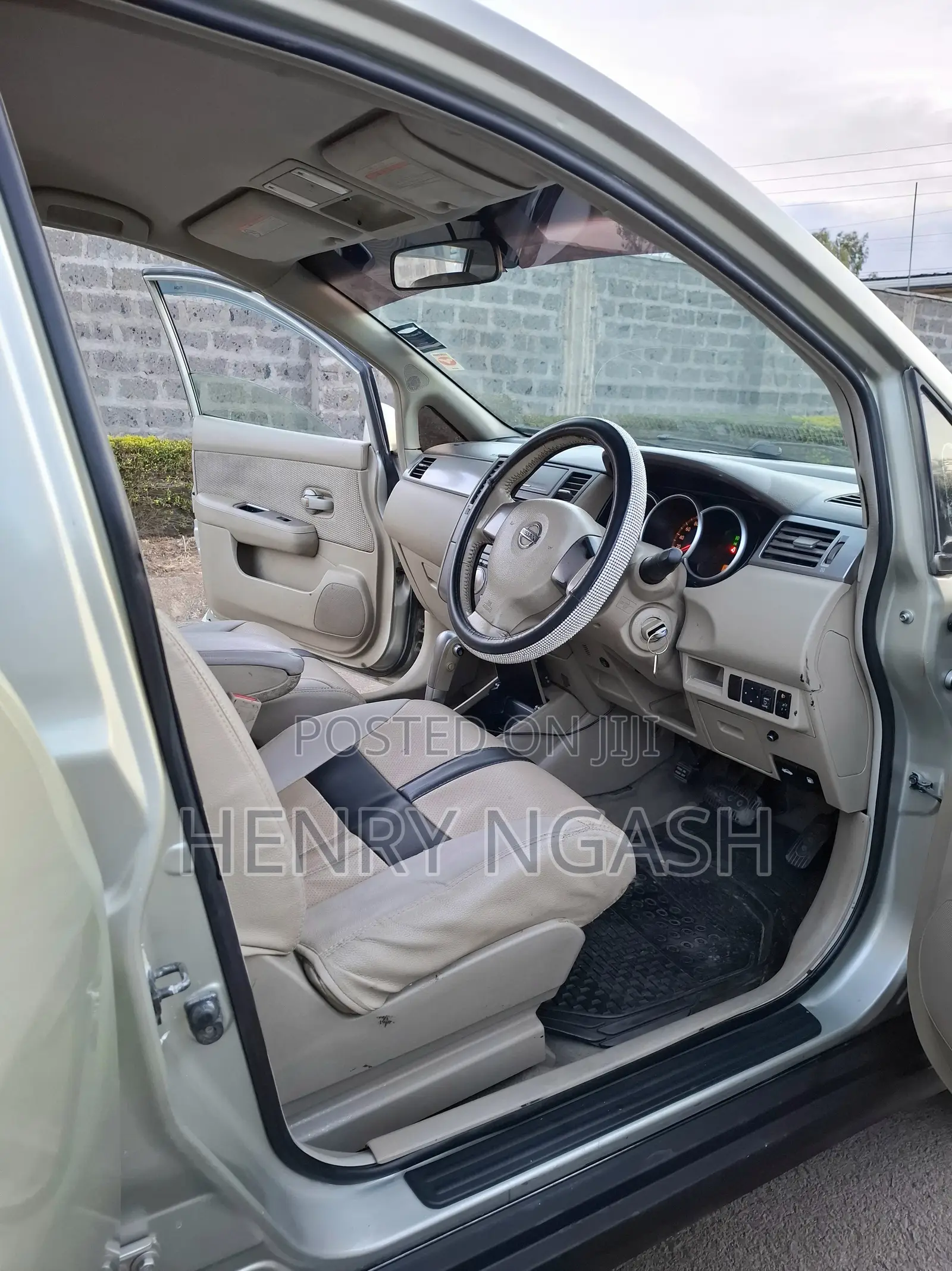 Nissan Tiida 2007 Gold