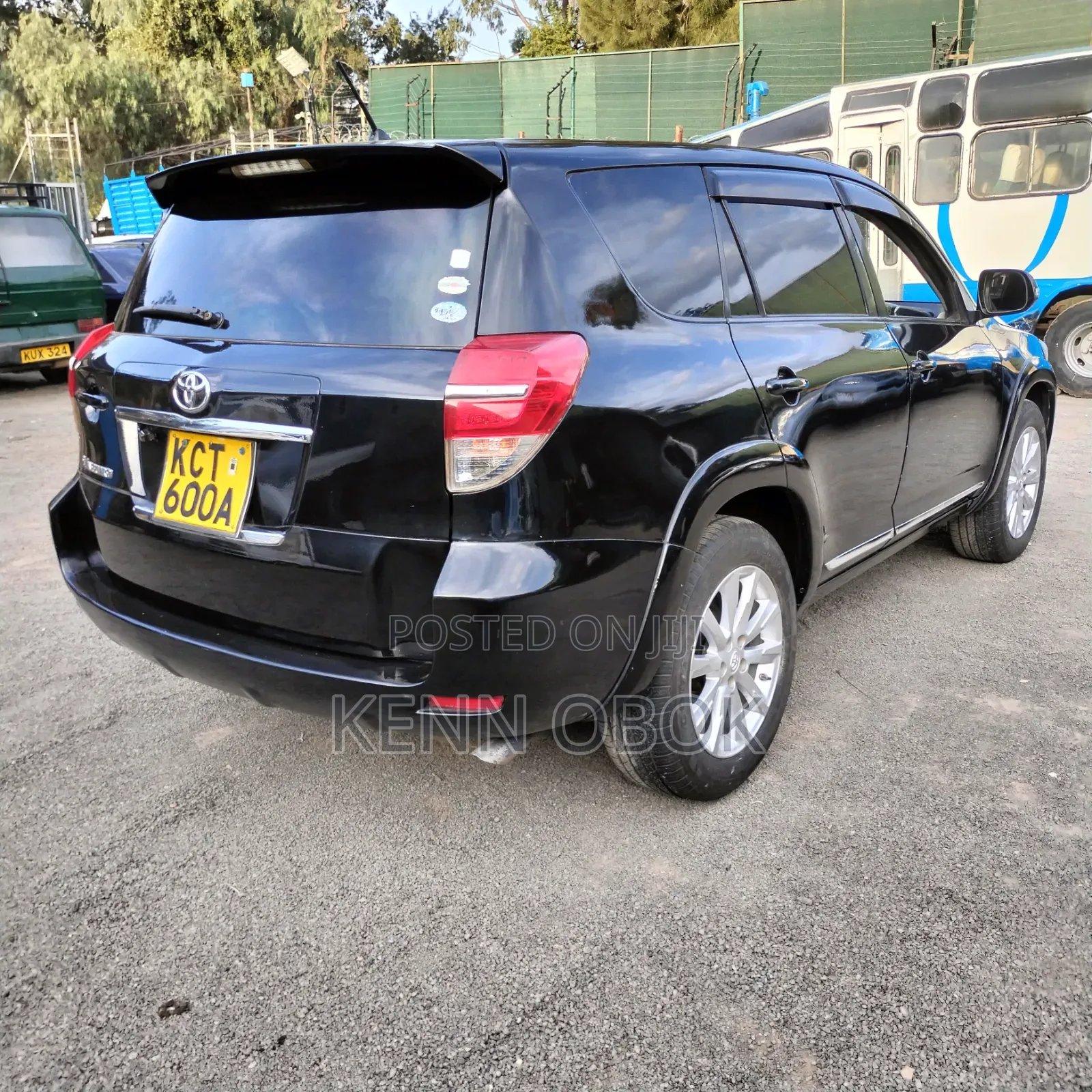 Toyota Vanguard 2011 Black