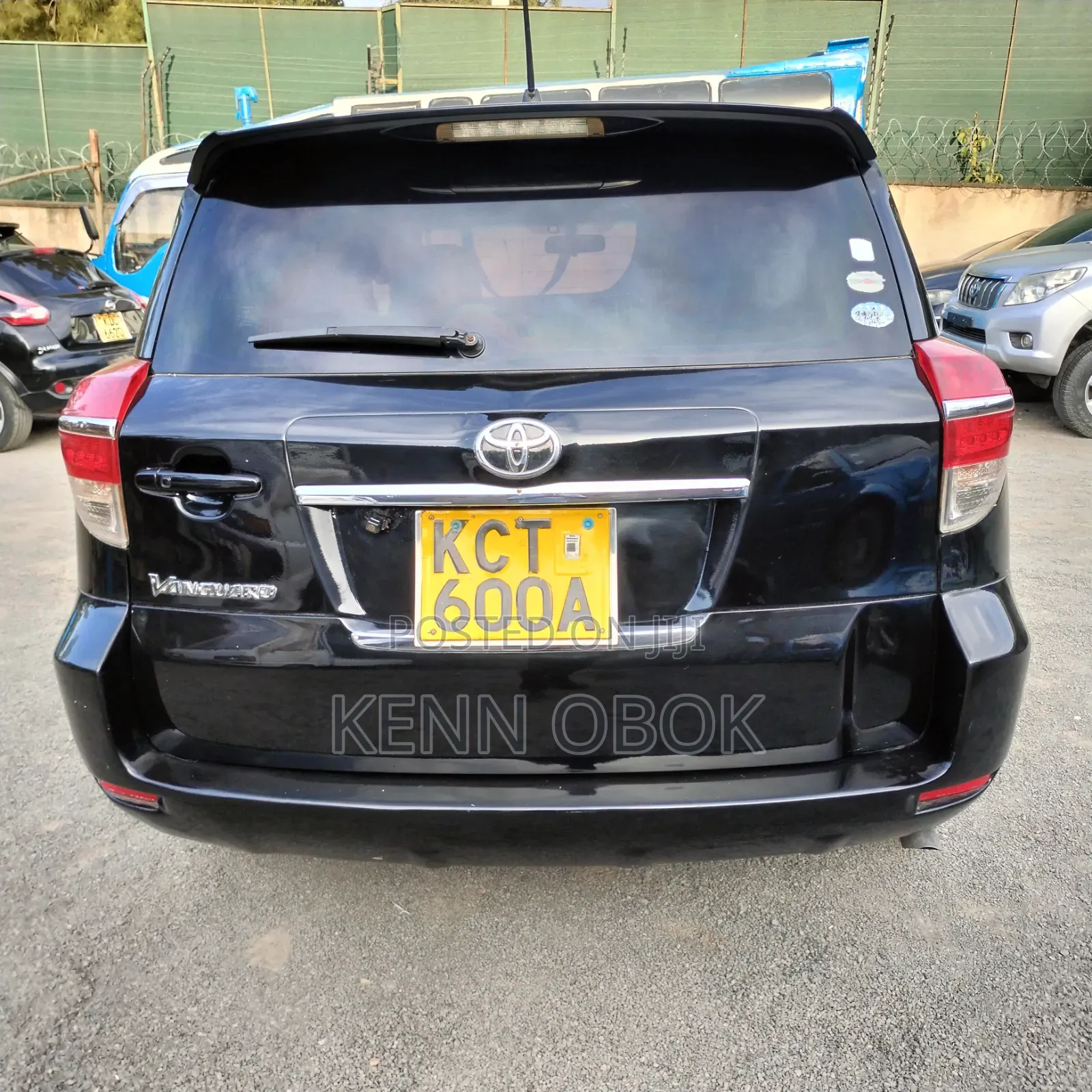 Toyota Vanguard 2011 Black
