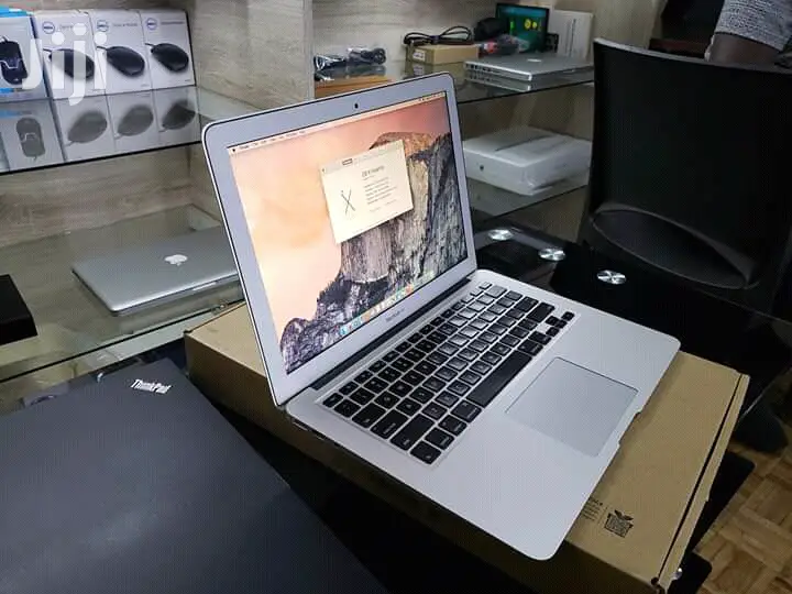 Laptop Apple MacBook Air 8GB Intel Core i5 SSD 128GB