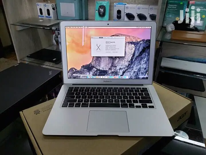 Laptop Apple MacBook Air 8GB Intel Core i5 SSD 128GB